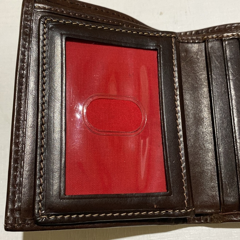 DOONEY & BOURKE Brown Croc Embossed Trifold Leather Wallet - Picture 4 of 10